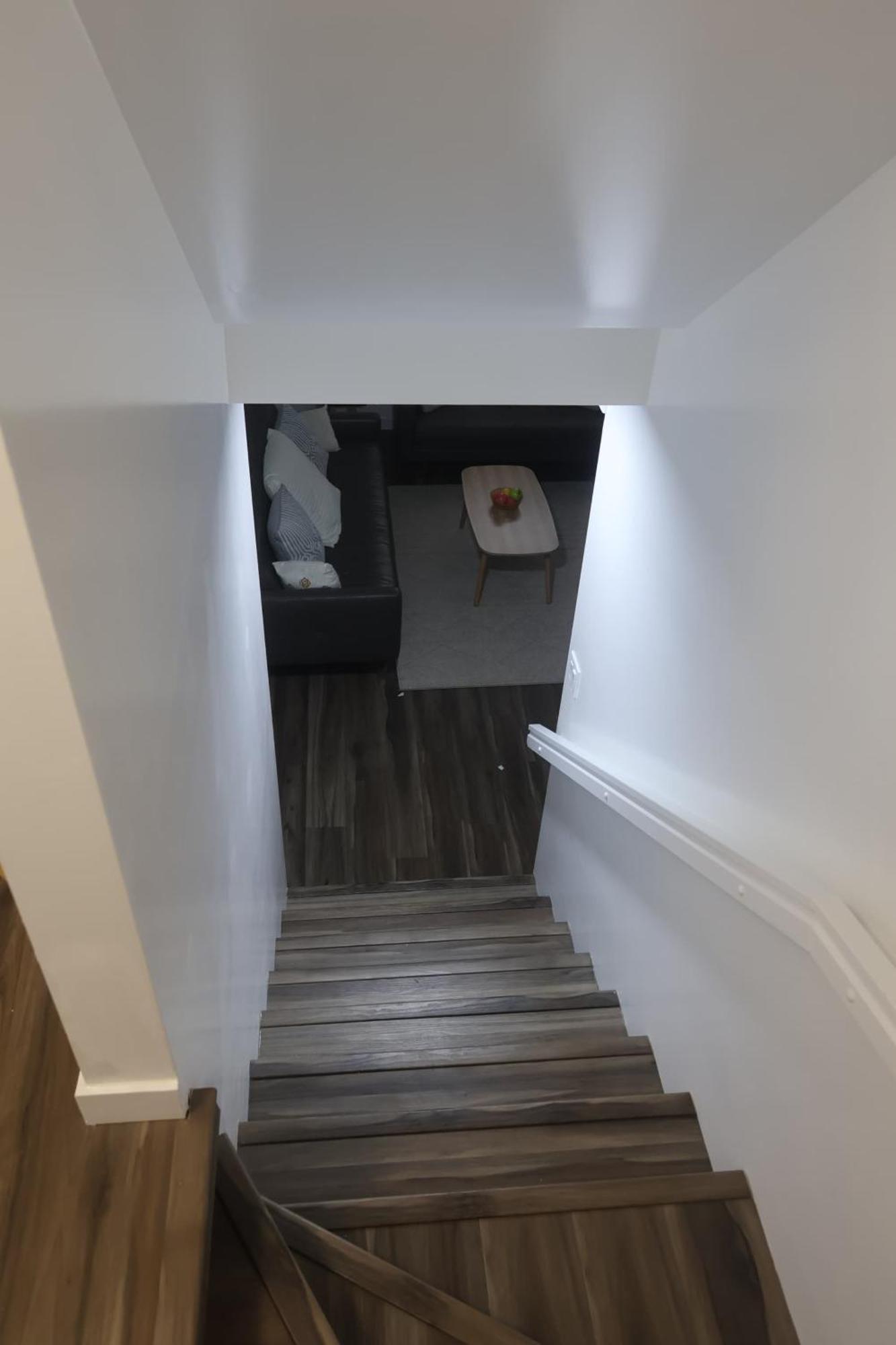 Apartment Cozy 2 Bedroom Basement *