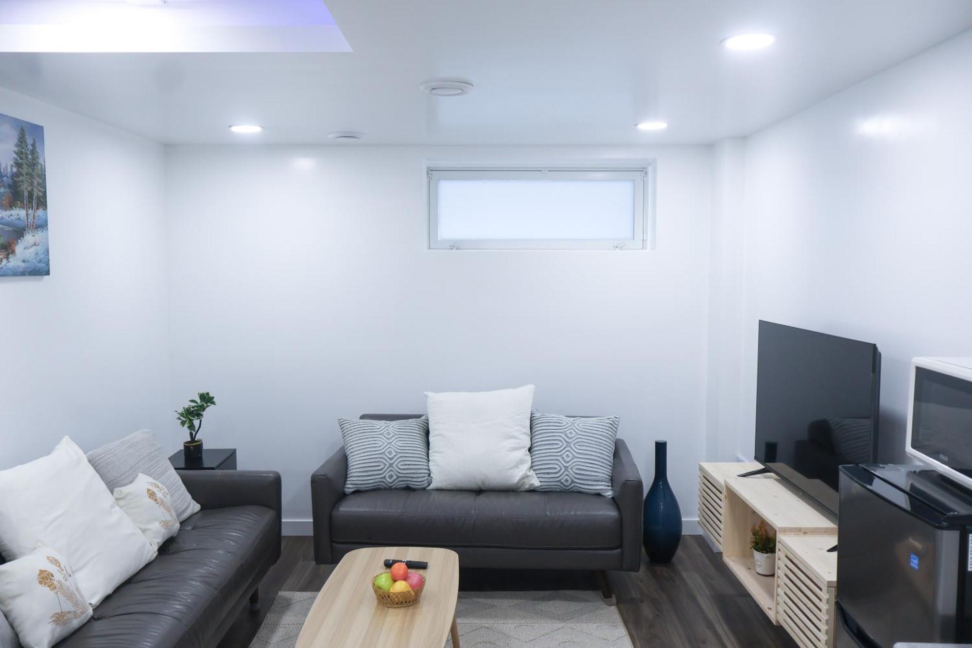 Cozy 2 Bedroom Basement Apartment