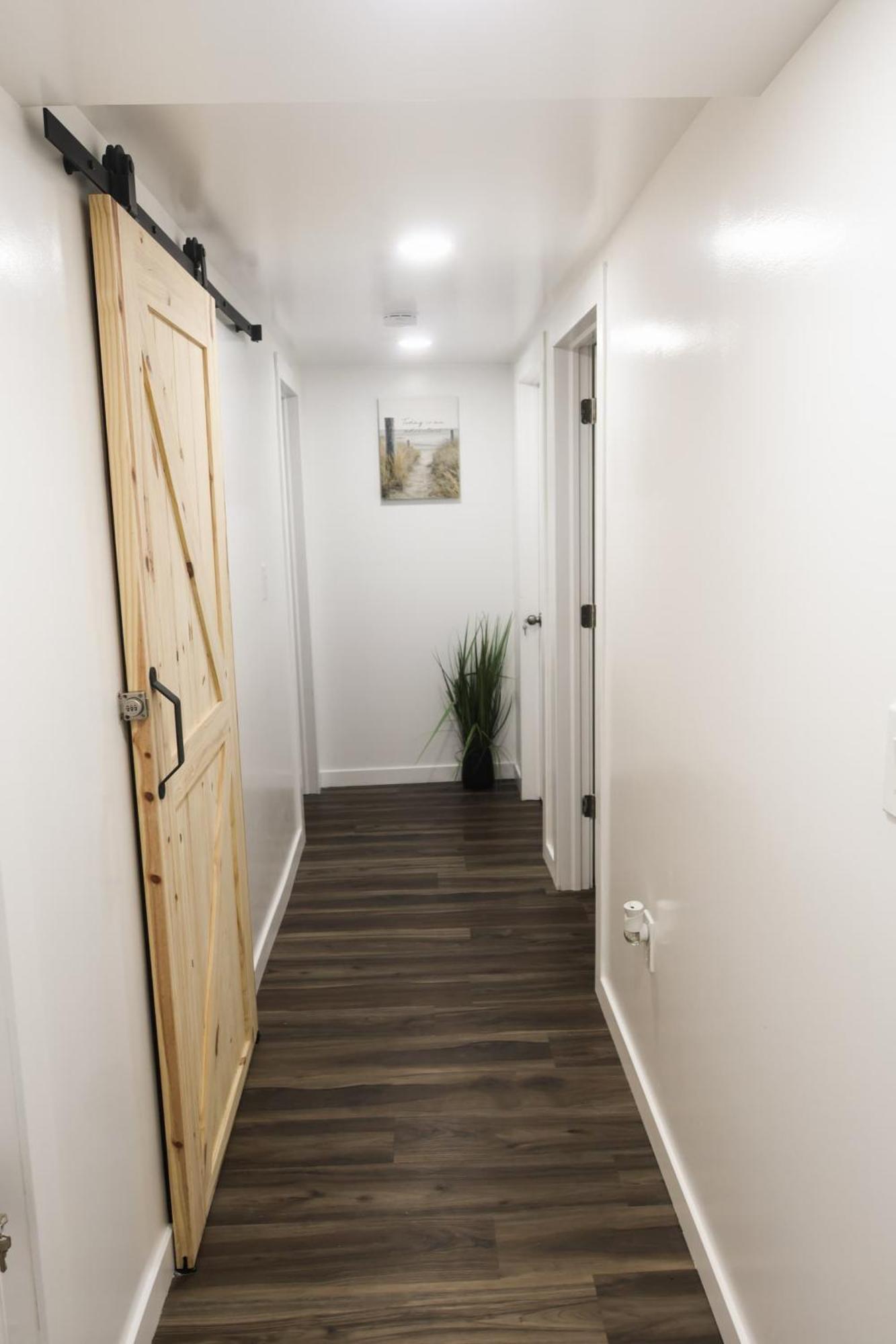 Cozy 2 Bedroom Basement *