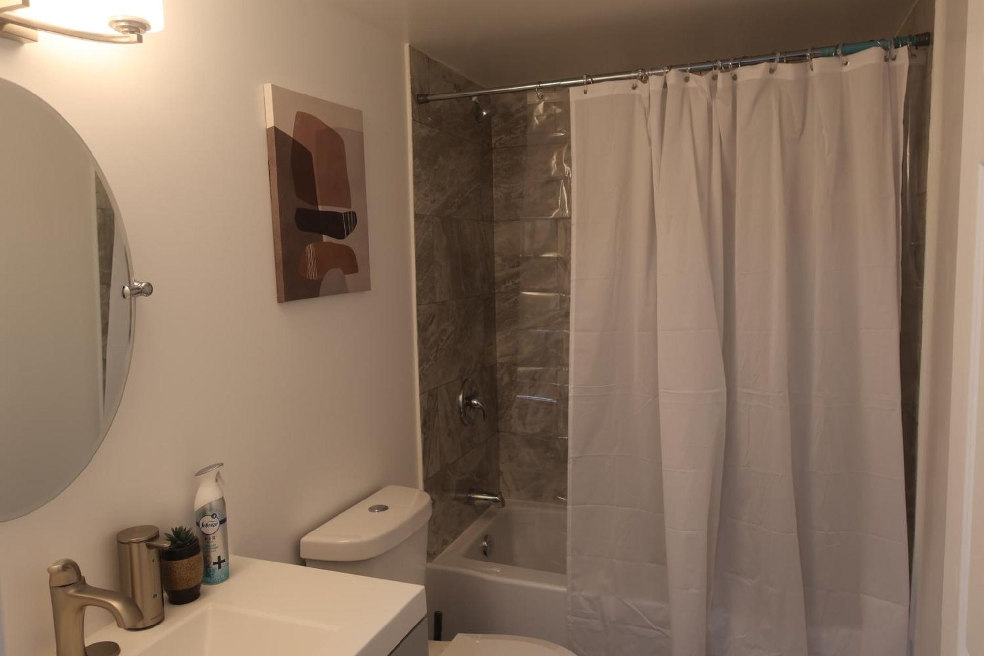 Apartment Cozy 2 Bedroom Basement *